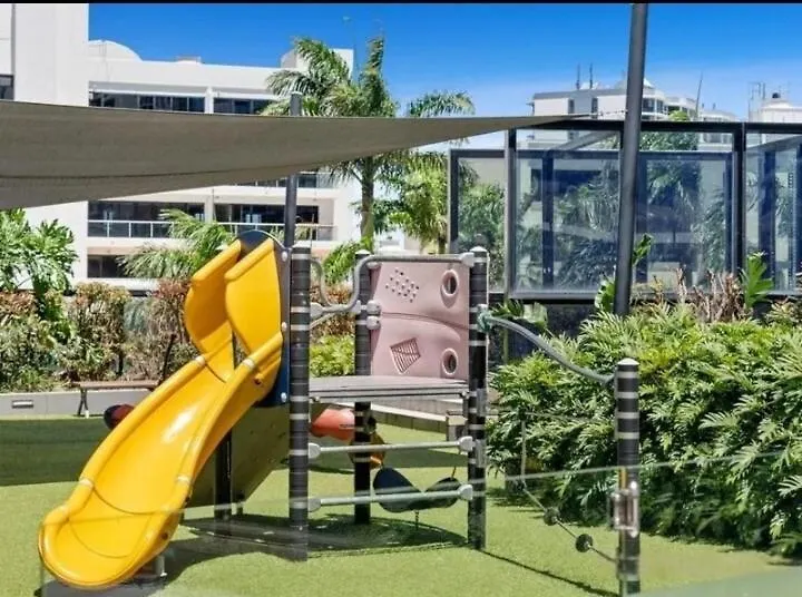Circle On Cavill 2-Bed Sea View Apartment Gold Coast
