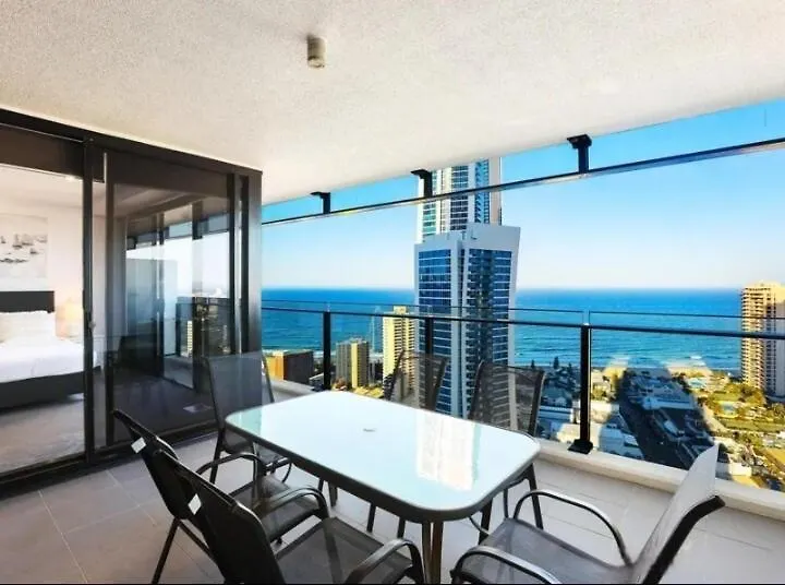 Circle On Cavill 2-Bed Sea View Apartment Gold Coast