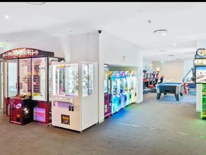 Circle On Cavill 2-Bed Sea View Apartment Gold Coast